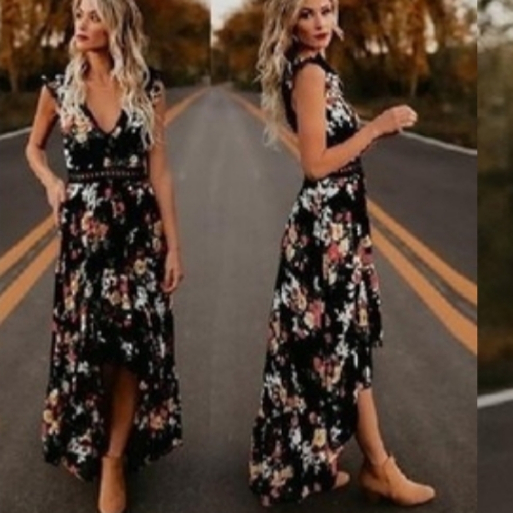 Backless dress - Picture 3 of 3